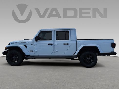 New 2025 Jeep Gladiator Sport image 4