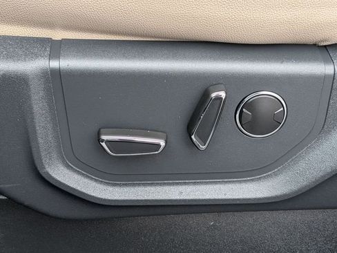 Used 2024 Ford Expedition Limited image 18