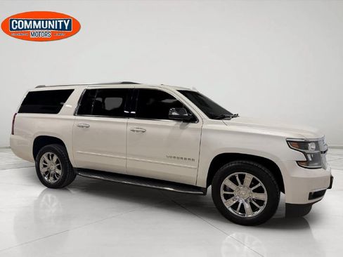 Used 2018 Chevrolet Suburban Premier AWD/4WD image 10