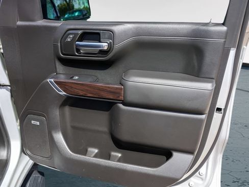 Used 2019 GMC Sierra 1500 SLT w/ SLT Premium Plus Package AWD/4WD image 32