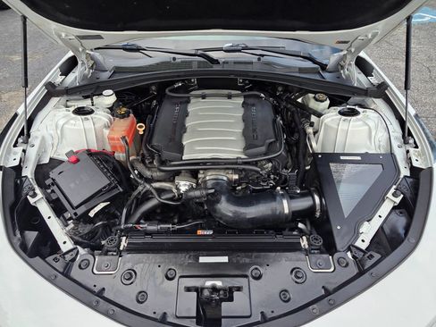 Used 2016 Chevrolet Camaro SS RWD image 21