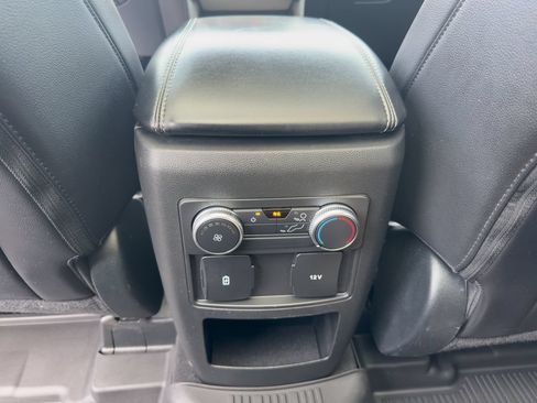 Used 2021 Ford Explorer XLT w/ Equipment Group 202A AWD/4WD image 21