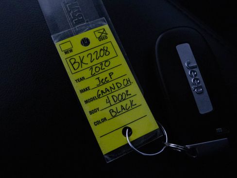 Used 2020 Jeep Grand Cherokee Limited image 28