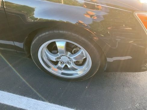 Used 2009 Toyota Avalon XL FWD image 2