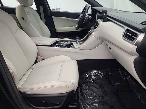 Used 2025 Genesis G70 2.5T AWD/4WD image 14