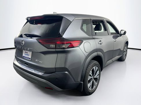 Used 2021 Nissan Rogue SV image 5