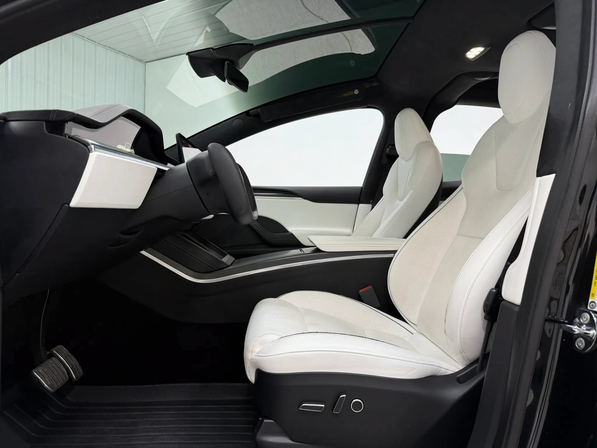 Used 2022 Tesla Model X Plaid AWD/4WD image 15