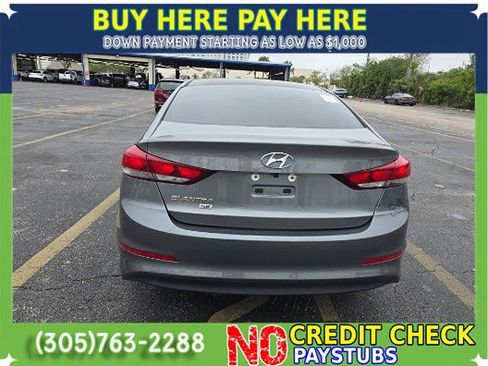 Used 2018 Hyundai Elantra SE FWD image 5
