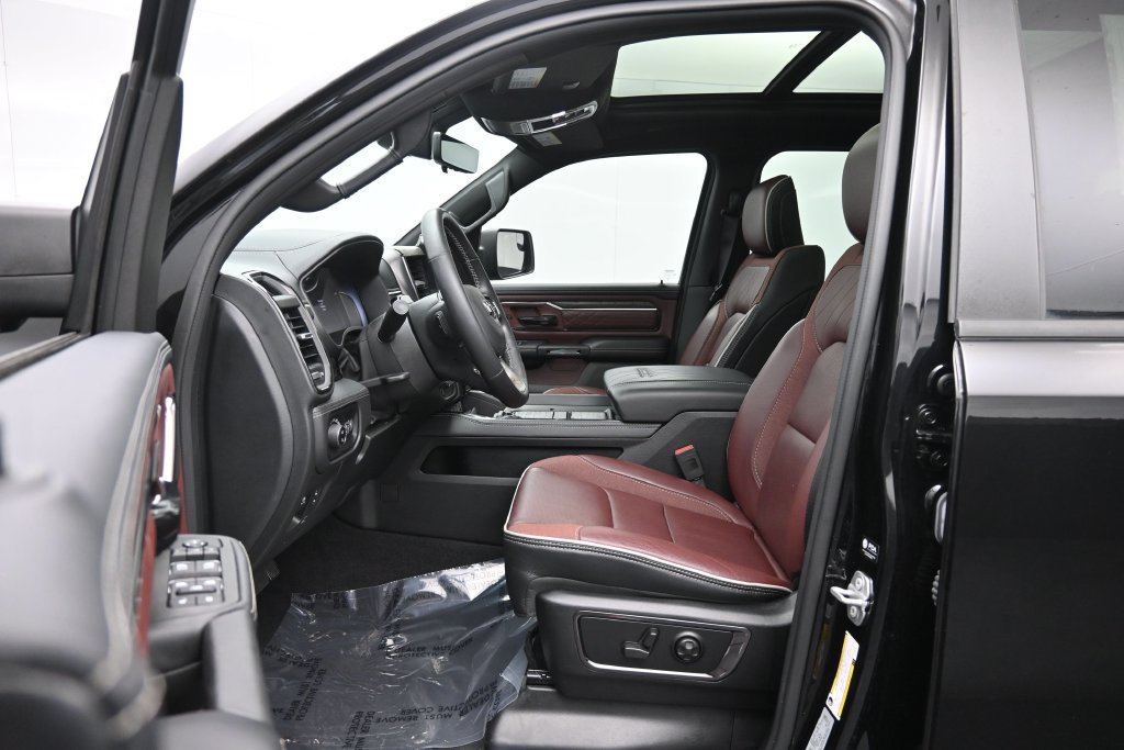 Used 2025 RAM 1500 Limited AWD/4WD image 23