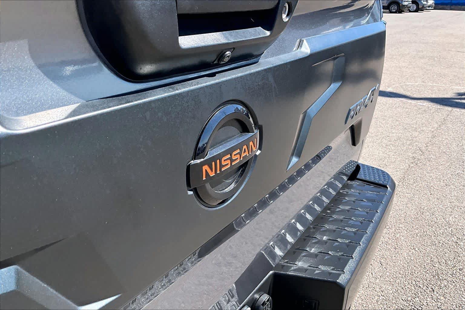 Used 2021 Nissan Titan PRO-4X w/ Pro-4x Convenience Package AWD/4WD image 10