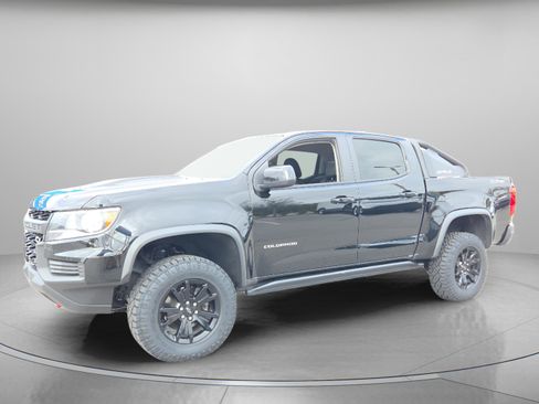 Used 2021 Chevrolet Colorado ZR2 w/ ZR2 Midnight Special Edition image 2