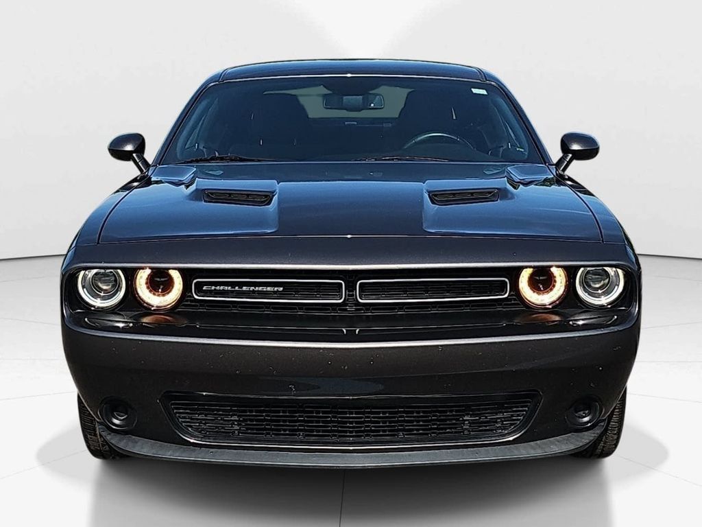 Used 2019 Dodge Challenger SXT RWD image 12