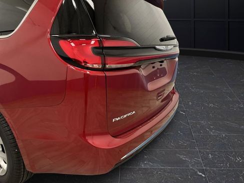 New 2026 Chrysler Pacifica Select image 34