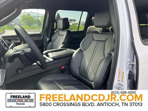 New 2024 Jeep Wagoneer L Series II w/ Flexible Seating Group AWD/4WD image 18