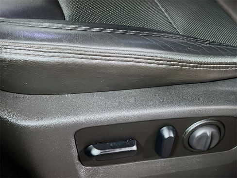 Used 2019 Chevrolet Silverado 1500 High Country image 18