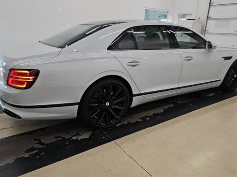 Used 2023 Bentley Flying Spur W12 image 3