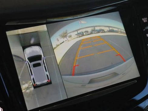 Used 2015 Cadillac Escalade Premium image 21