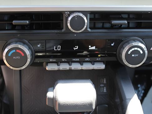 Used 2024 Toyota Tacoma TRD Off-Road AWD/4WD image 16