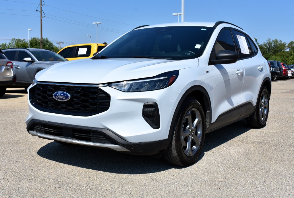 Used 2025 Ford Escape ST-Line FWD image 1