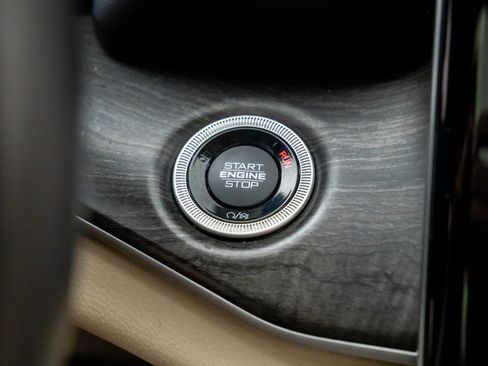 Used 2021 Jeep Grand Cherokee L Limited image 22