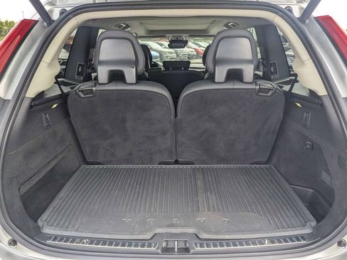 Used 2016 Volvo XC90 T6 Momentum w/ Momentum Plus Package AWD/4WD image 7