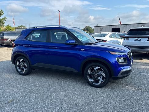 New 2025 Hyundai Venue SEL image 6