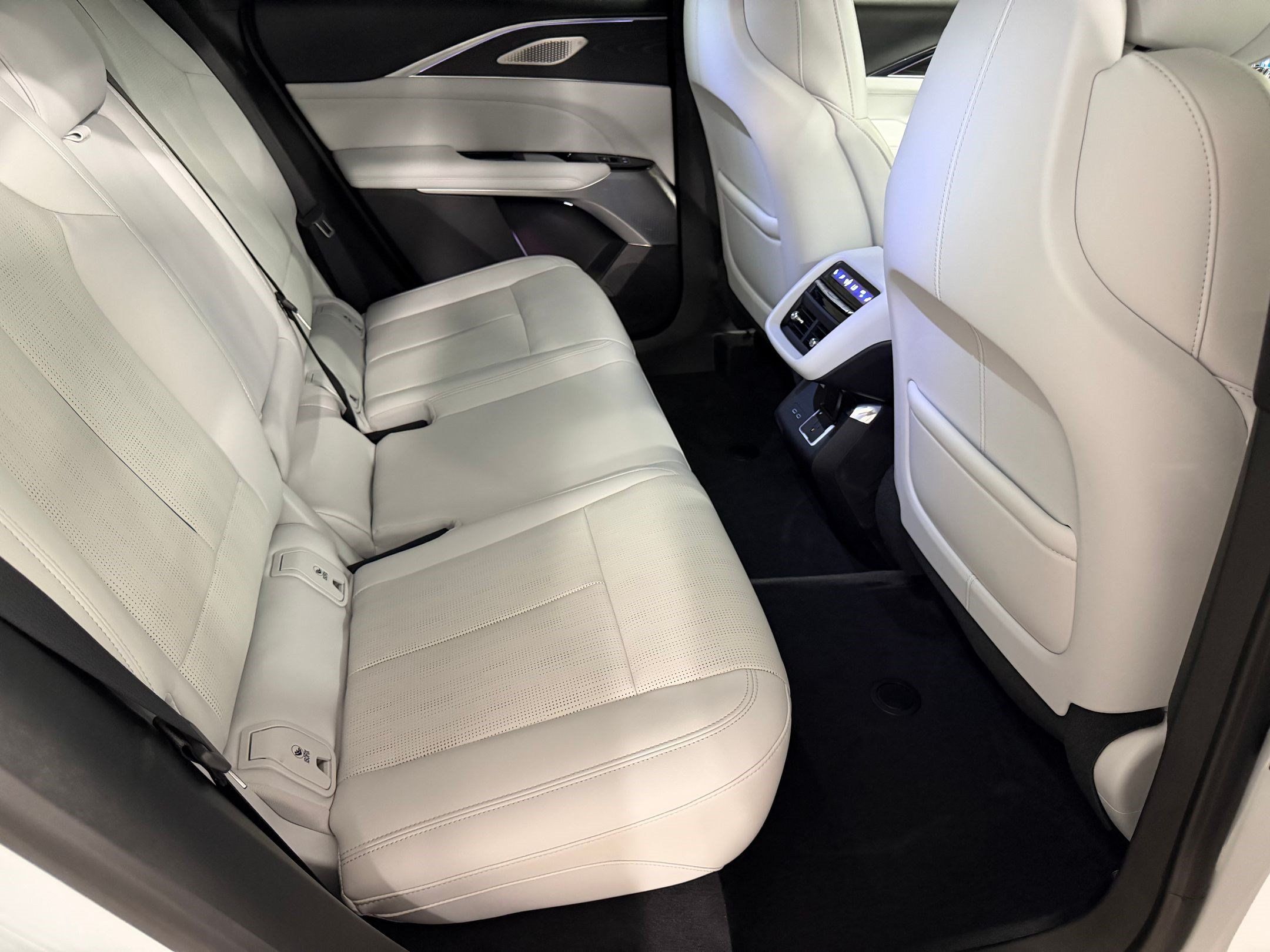 Certified 2024 Cadillac Lyriq Sport AWD/4WD image 50