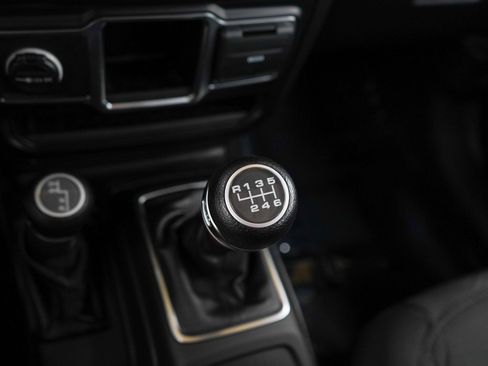 Used 2021 Jeep Wrangler Sport AWD/4WD image 21