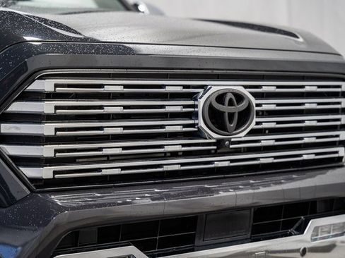 Used 2024 Toyota Tacoma Limited w/ Limited Package (LT) image 9