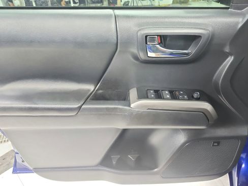 Used 2022 Toyota Tacoma Limited RWD image 33