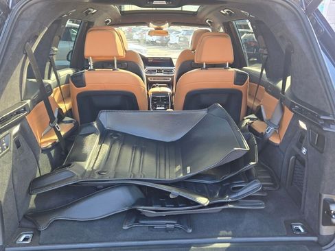 Used 2022 BMW X7 xDrive40i w/ M Sport Package image 26