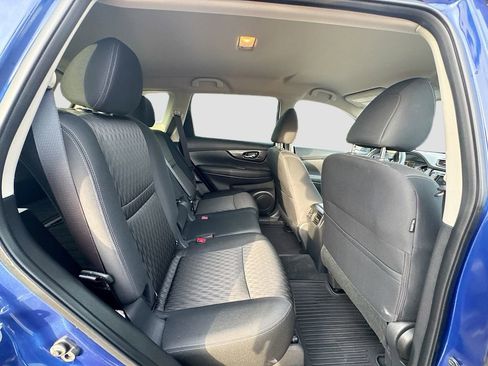 Used 2020 Nissan Rogue SV image 21