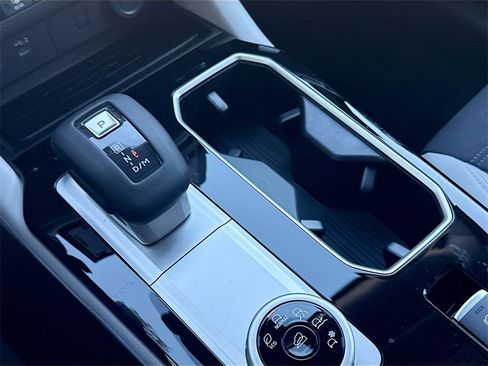 New 2026 Mitsubishi Outlander SE image 17