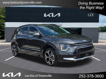 Used 2024 Kia Niro EX Touring