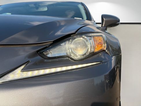 Used 2015 Lexus IS 250 image 9