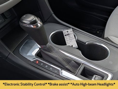 Used 2020 Chevrolet Equinox LS image 9