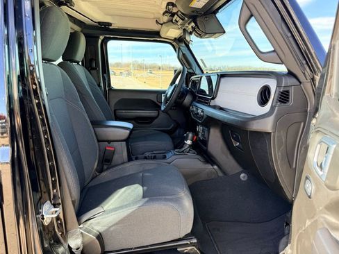 Used 2024 Jeep Wrangler Sport S image 10
