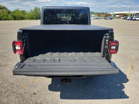 Used 2021 Jeep Gladiator Overland w/ Popular Equipment Package AWD/4WD image 17