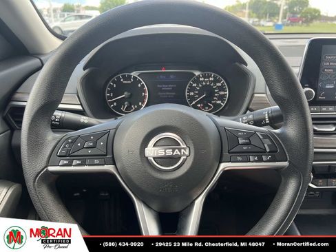 Used 2024 Nissan Altima 2.5 SV FWD image 17
