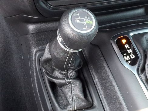 Used 2024 Jeep Wrangler Unlimited Sahara w/ Technology Group AWD/4WD image 25
