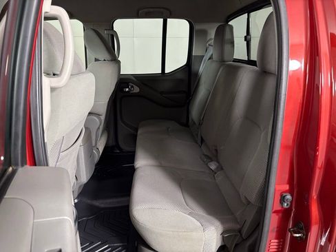 Used 2014 Nissan Frontier SV image 30