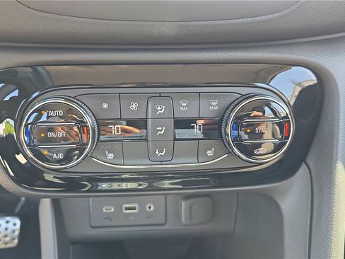 Used 2023 Buick Encore GX Select w/ Sport Touring Package AWD/4WD image 23