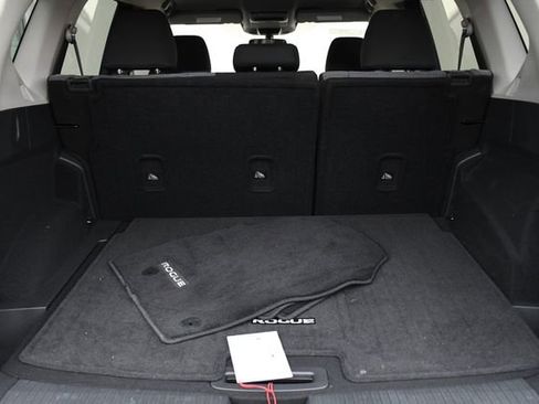 Used 2023 Nissan Rogue SV image 31