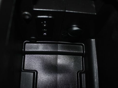 Used 2011 Ford Fusion SEL w/ 302A Rapid Spec Order Code image 23