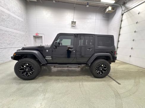 Used 2017 Jeep Wrangler Unlimited Sport w/ Quick Order Package 24S AWD/4WD image 8