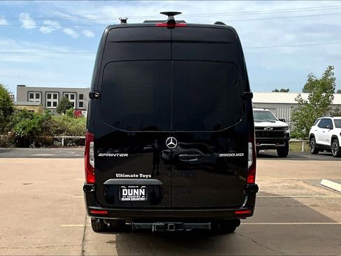 Used 2021 Mercedes-Benz Sprinter 3500 image 4