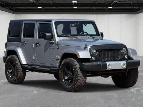 Used 2015 Jeep Wrangler Unlimited Sahara w/ Trailer Tow Group AWD/4WD image 3