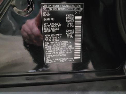 Used 2017 Nissan Rogue SV image 33