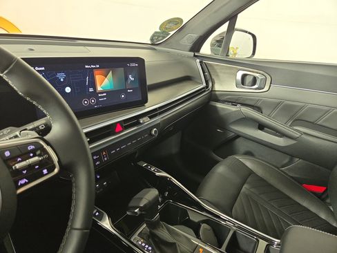 Used 2024 Kia Sorento SX Prestige image 26