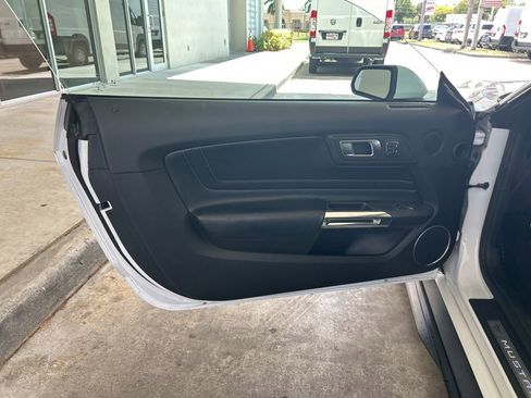 Used 2020 Ford Mustang GT Premium w/ GT Performance Package RWD image 33